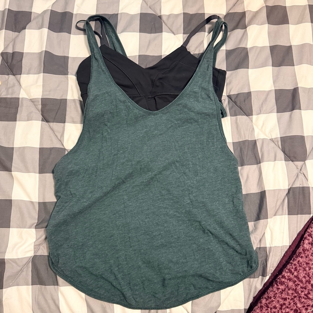 EUC Lululemon Tank with Attached Sports Bra Size 6